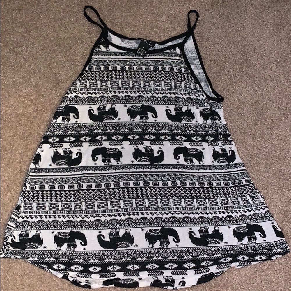 Flowing elephant design top